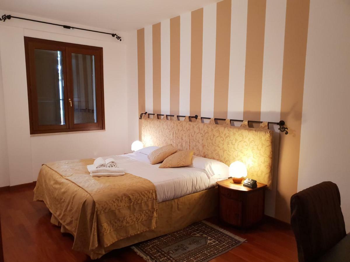 Locanda Da Vittorio Manerba del Garda Esterno foto